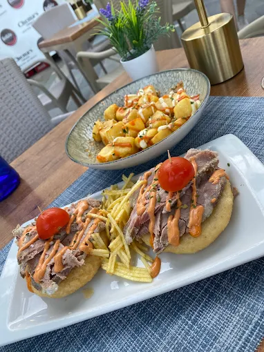 Montaditos de pluma ibérica
